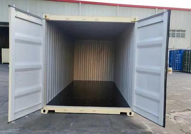 20' dry cargo container 2.jpg